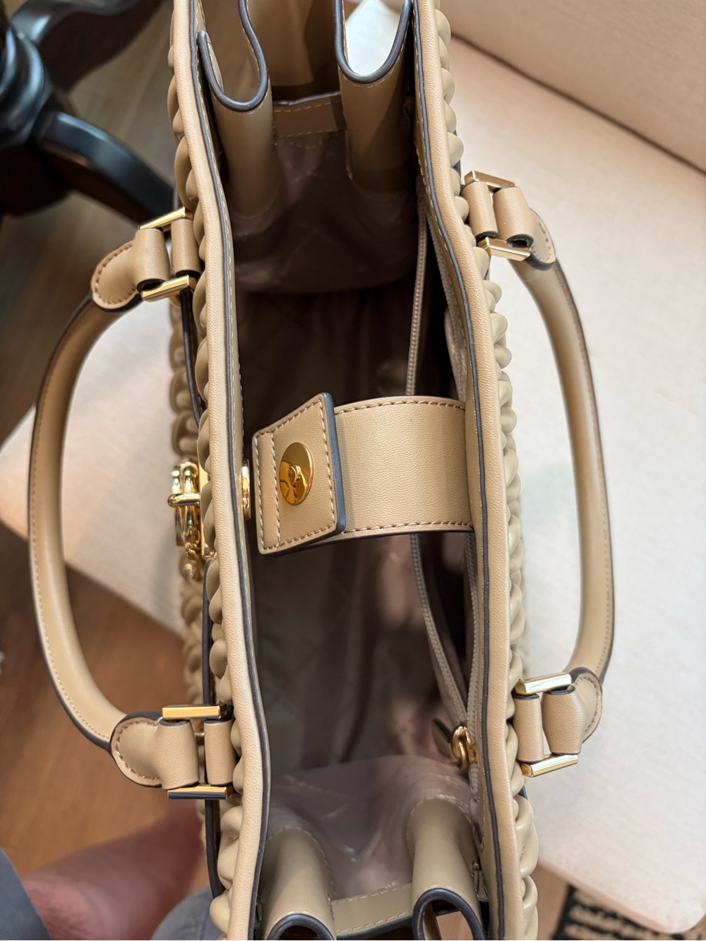 NWT Michael Kors Hamilton Medium Satchel Bag in Camel - Picture 4 of 4